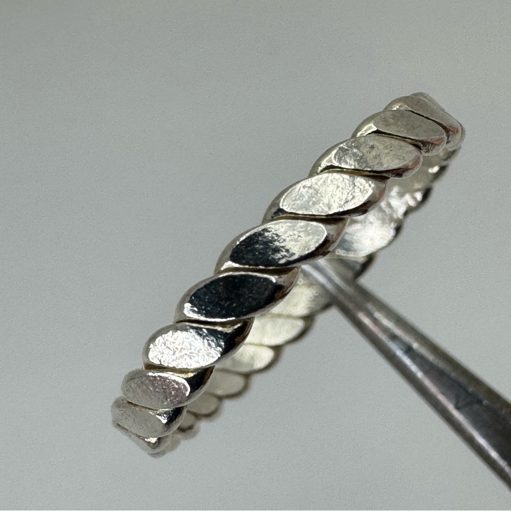 Vintage Mexico Silver Overlay Braided Band Ring Sz 8 Minimalist Stacking Boho - Picture 6 of 6